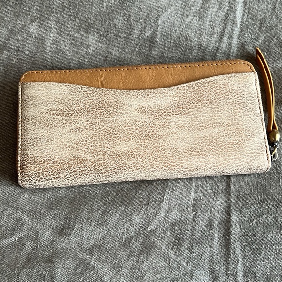 Hobo Max Large Zip Around - Picture 2 of 4